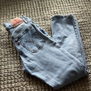 Levi’s women’s wedgie straight jeans size 27